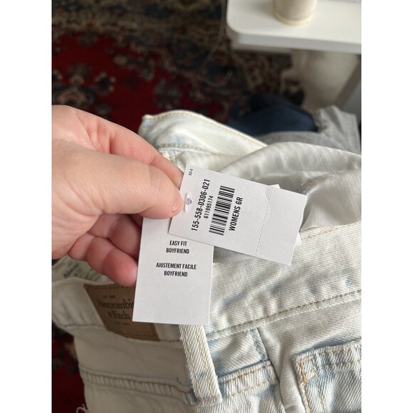 NWT Abercrombie & Fit Easy Fit Boyfriend Acid Wash Distressed Jeans Women 6 - Picture 11 of 11